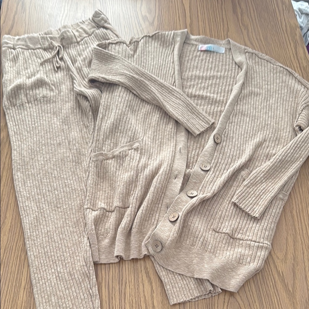 Free people beach set. Both items Size small. EXC cond!  Worn only 1-2 times.